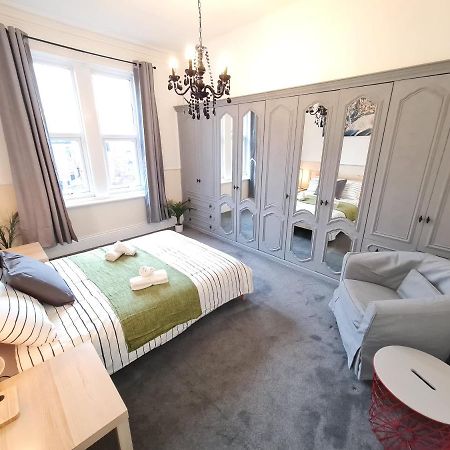 Large 3 Bed Flat, Free Parking Apartment Newcastle upon Tyne Luaran gambar