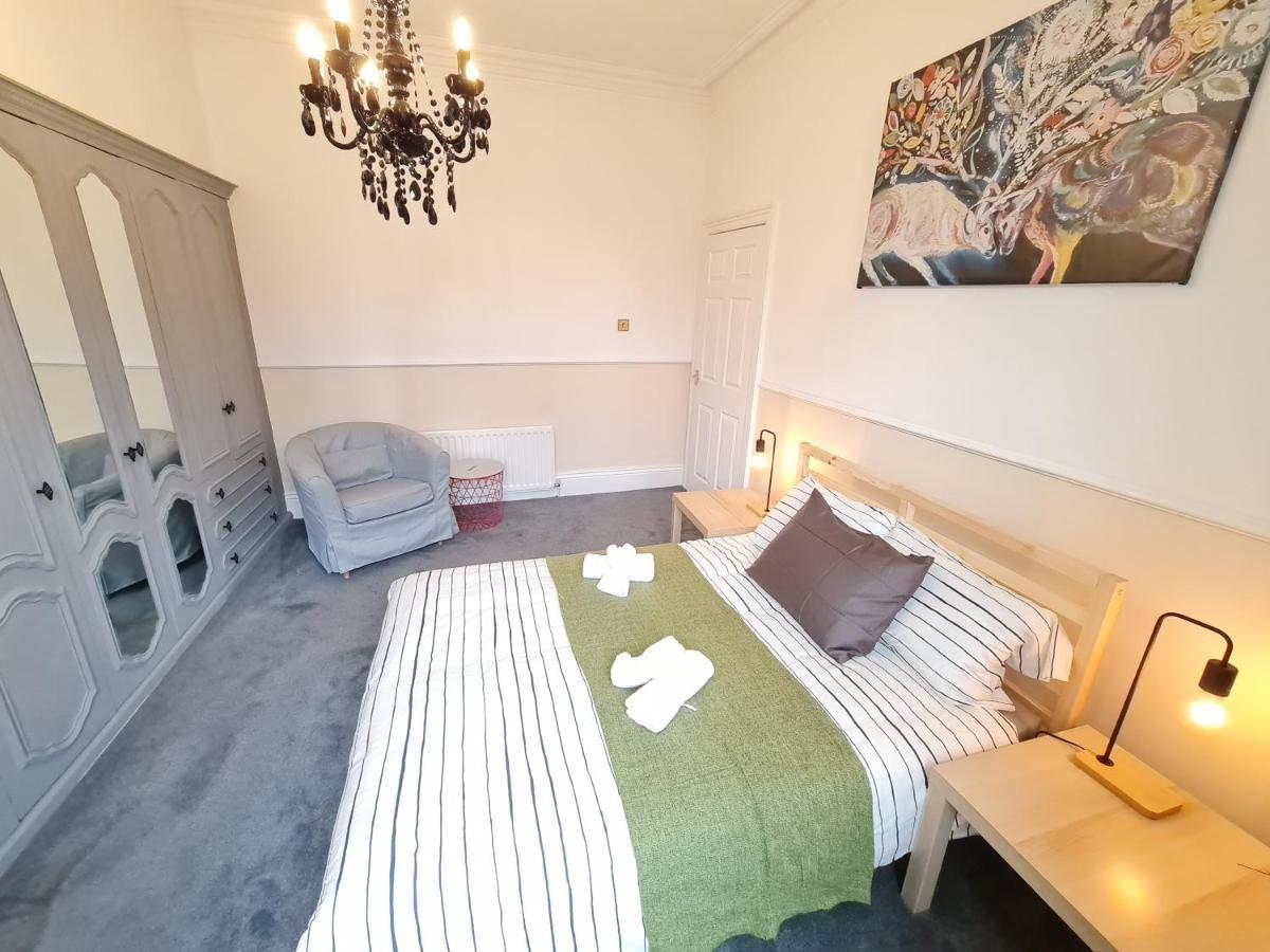 Large 3 Bed Flat, Free Parking Apartment Newcastle upon Tyne Luaran gambar