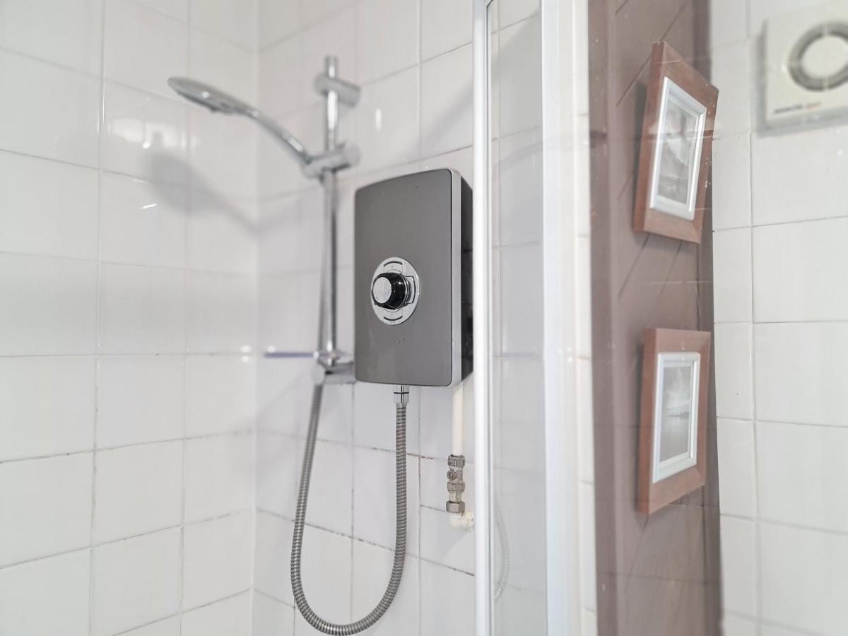 Large 3 Bed Flat, Free Parking Apartment Newcastle upon Tyne Luaran gambar