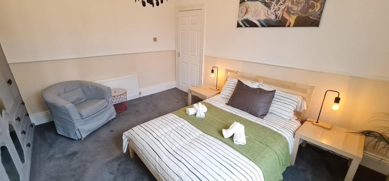 Large 3 Bed Flat, Free Parking Apartment Newcastle upon Tyne Luaran gambar