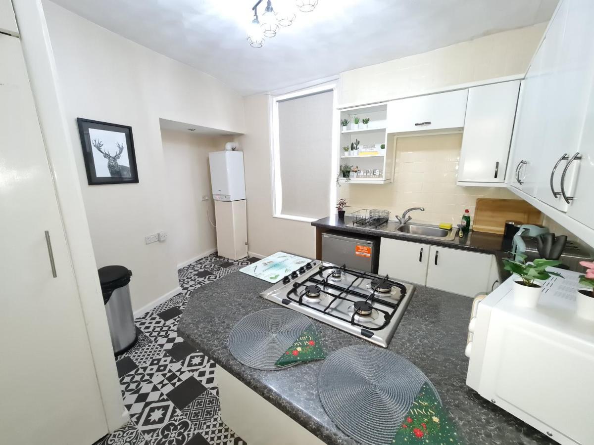 Large 3 Bed Flat, Free Parking Apartment Newcastle upon Tyne Luaran gambar